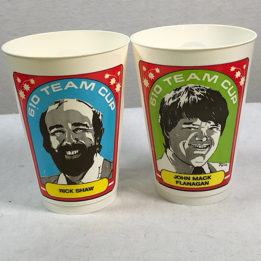 VINTAGE 1976 - 7-ELEVEN 610 TEAM PLASTIC SLURPEE CUPS